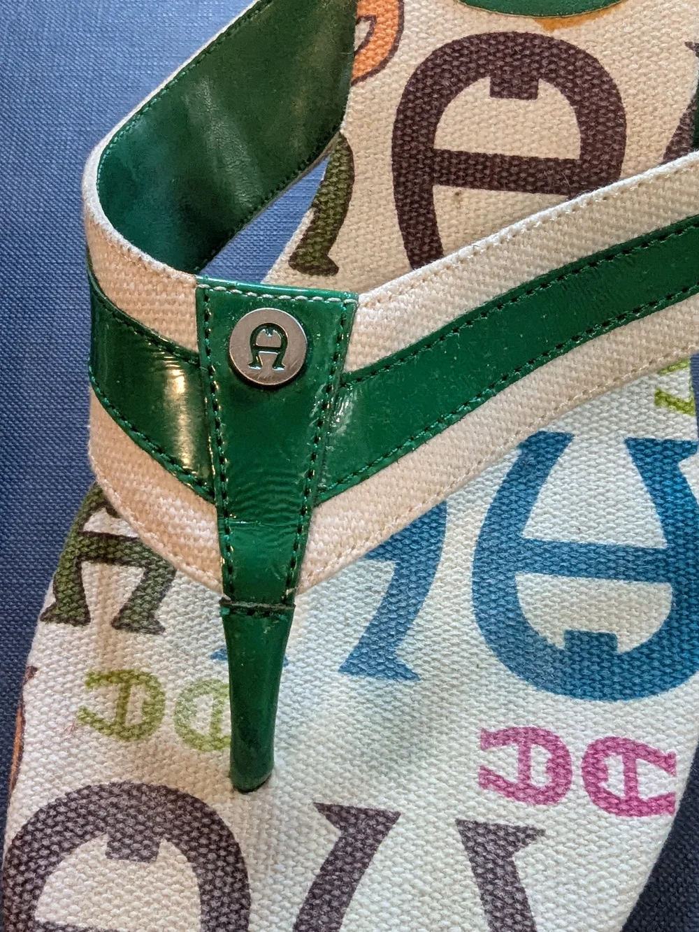 Etienne Aigner Green Multicolor Logo-Print Women's Thong Sandals